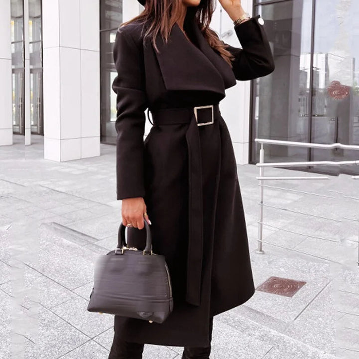 Amy Victoria | Minimalist winter coat