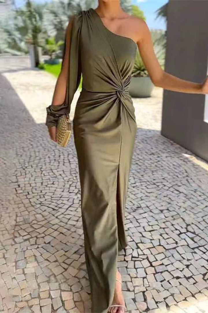 Amy Victoria | Solid color ruched long dress with slant shoulder and slit