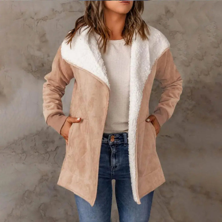 Amy Victoria | Plush coat in winter color