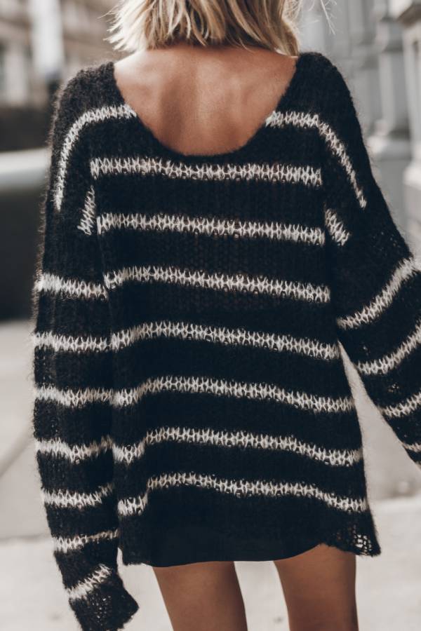 Amy Victoria | Loose knit sweater with fluffy stripes