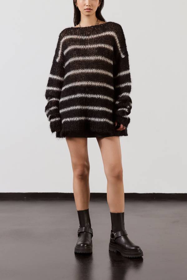 Amy Victoria | Loose knit sweater with fluffy stripes