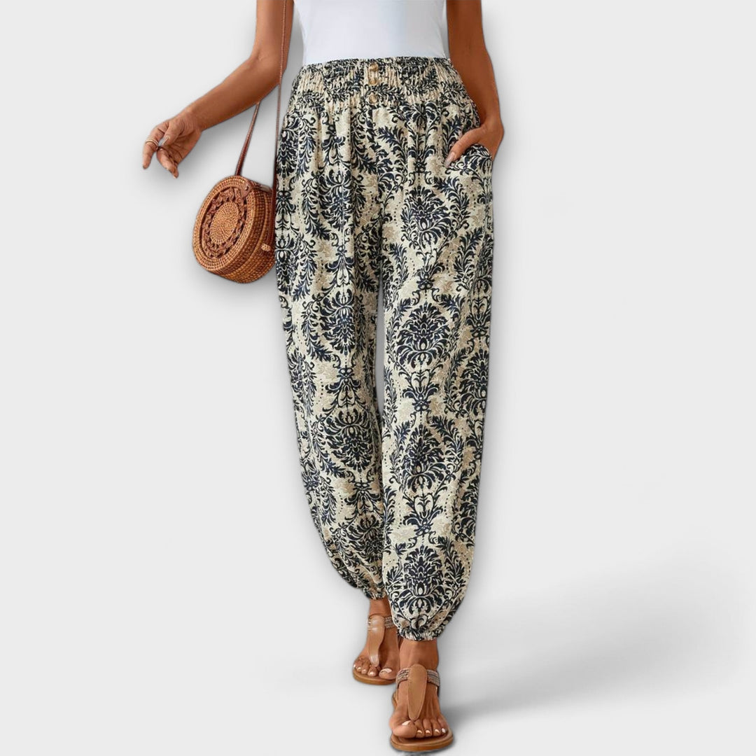 Amy Victoria | Graphic Pants