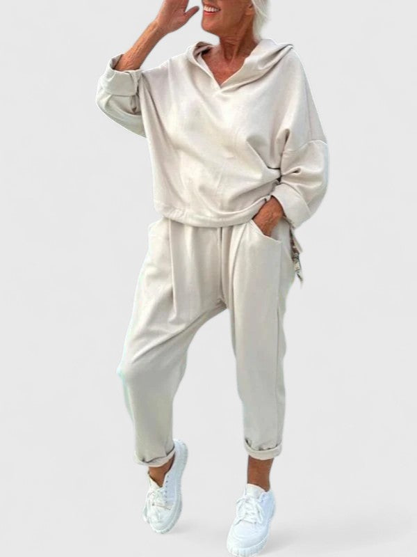 Amy Victoria | Comfortable Hooded Sweatshirt Set