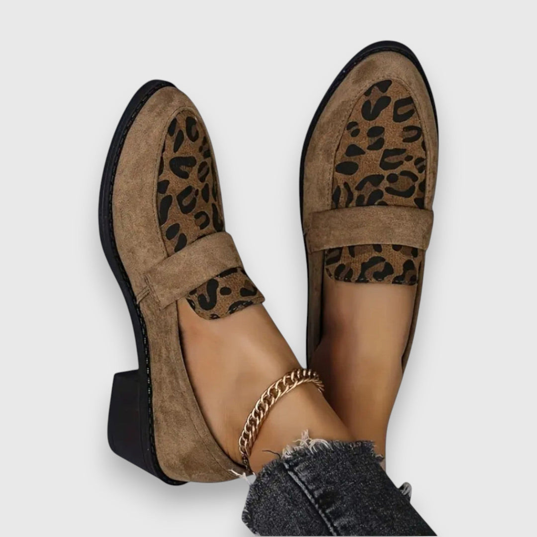Amy Victoria | Cozy Loafers
