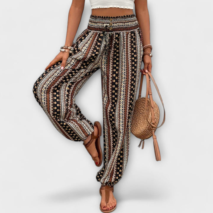 Amy Victoria | Graphic Pants