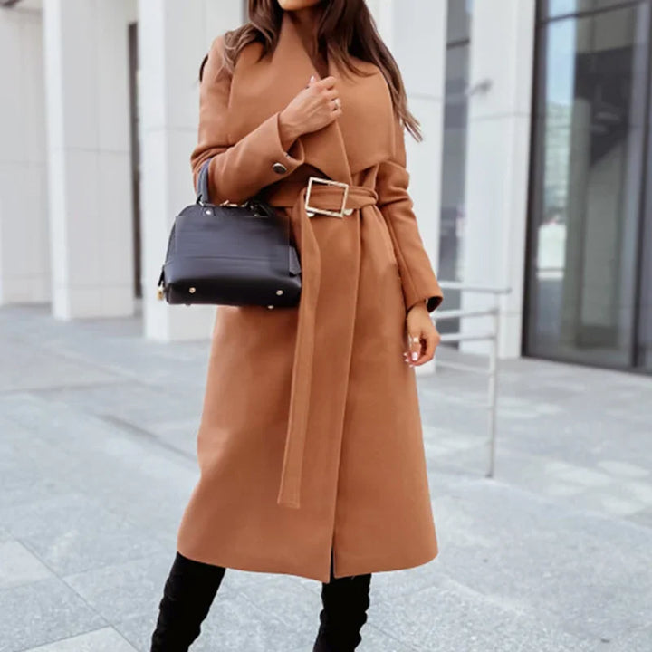 Amy Victoria | Minimalist winter coat