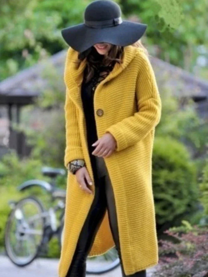 Amy Victoria | Elegant knee-length coat