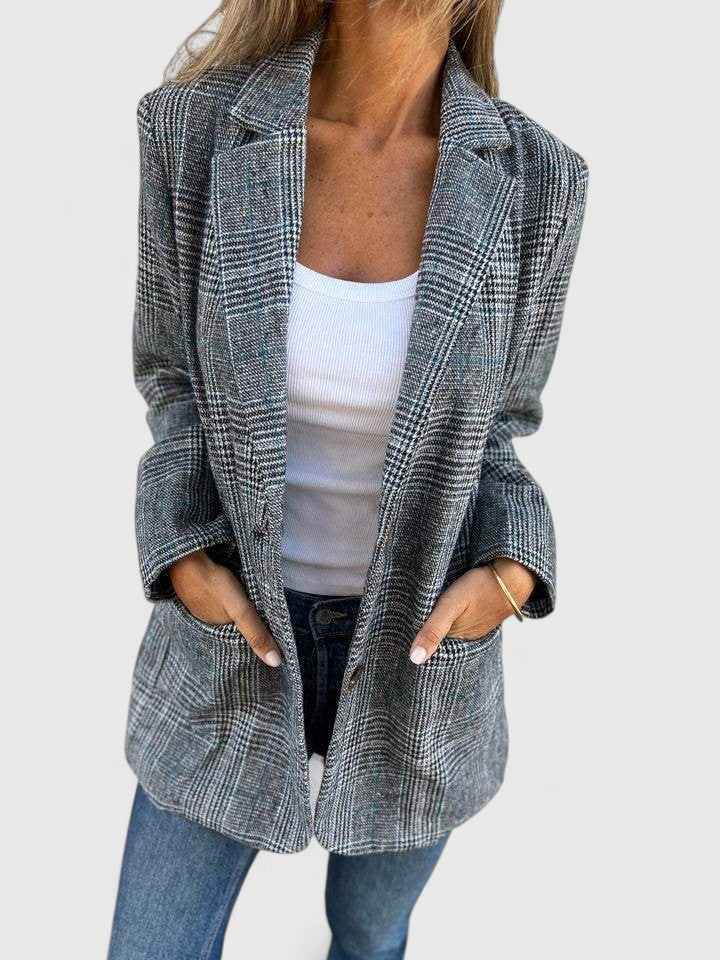 Amy Victoria | Comfortable Blazer