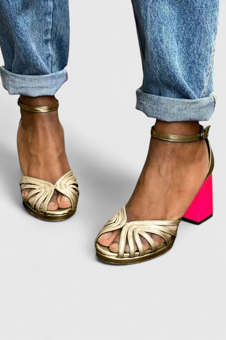 Amy Victoria | Heels