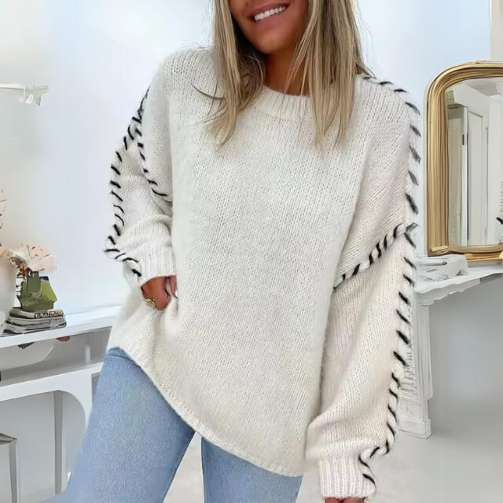 Amy Victoria | Loose sweater in warm fabric