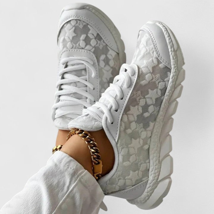 Amy Victoria | Cozy Sneakers