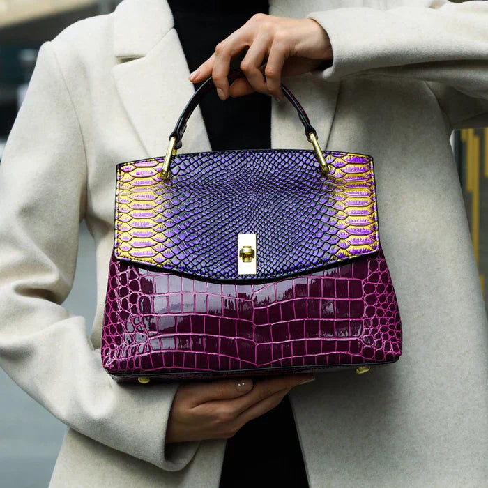 Amy Victoria | Crocelle