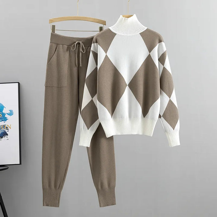 Amy Victoria | Women's sweater and pants set