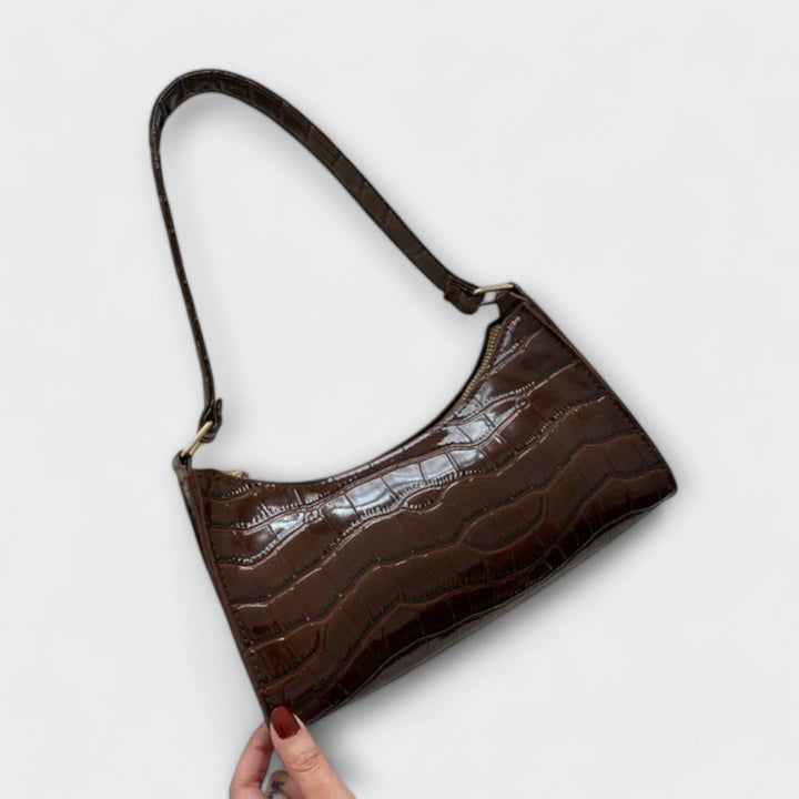 Amy Victoria | Shiny Leather Bag