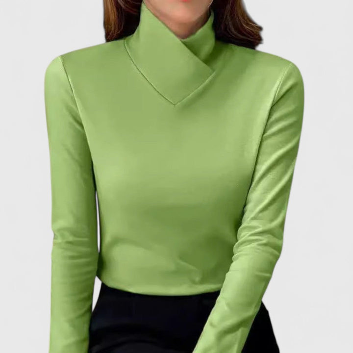 Amy Victoria | Turtleneck Fit