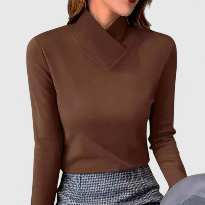 Amy Victoria | Turtleneck Fit
