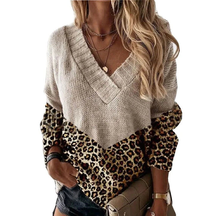 Amy Victoria | V-neck sweater in leopard print with color blocks