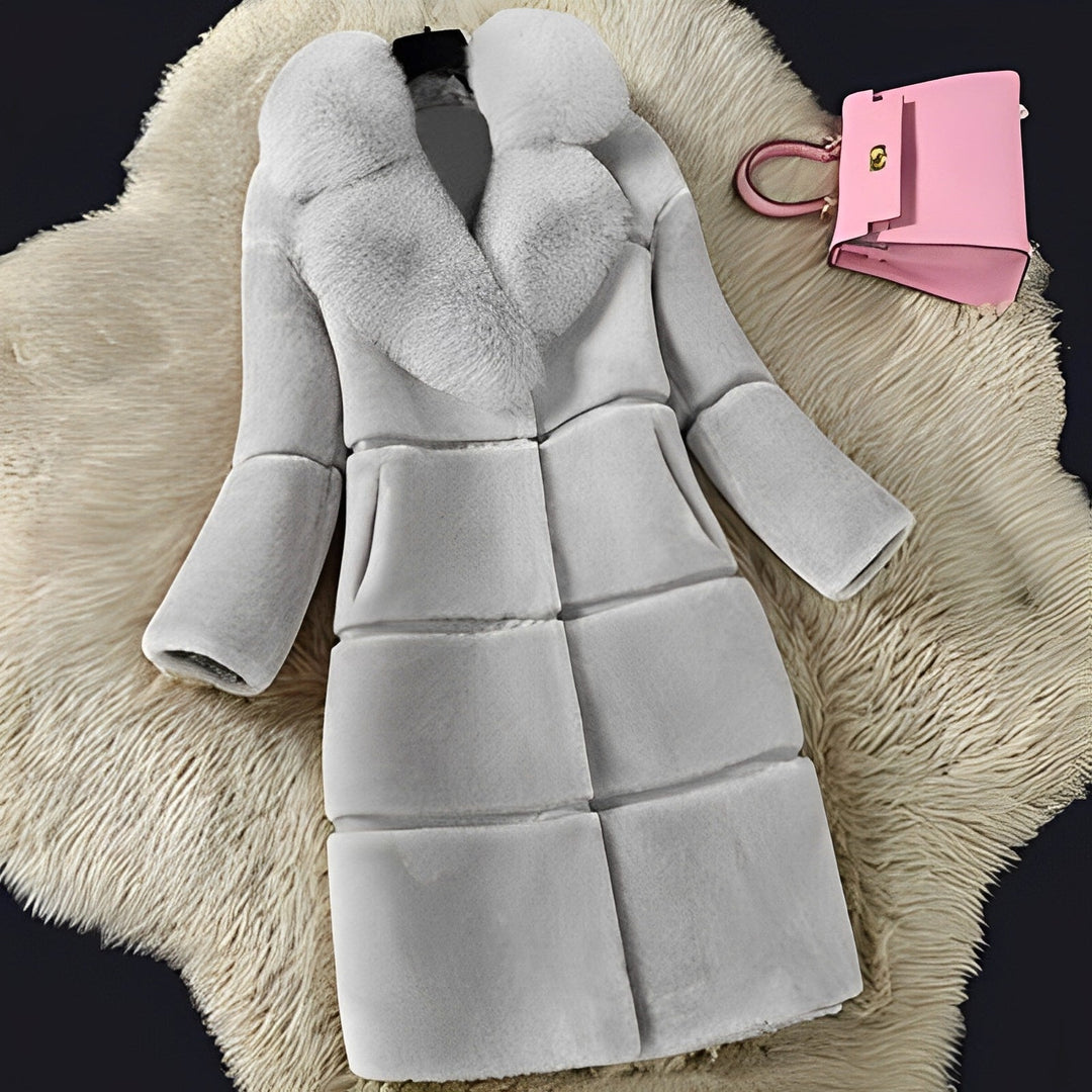 Amy Victoria | Winter coat, simple, stylish