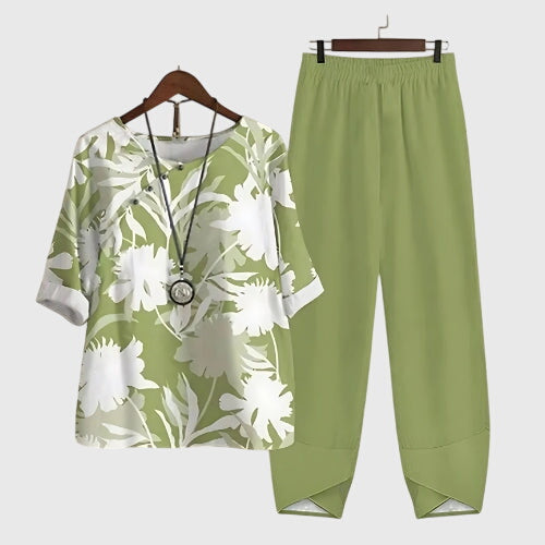 Amy Victoria | Comfortable Two Piece Set