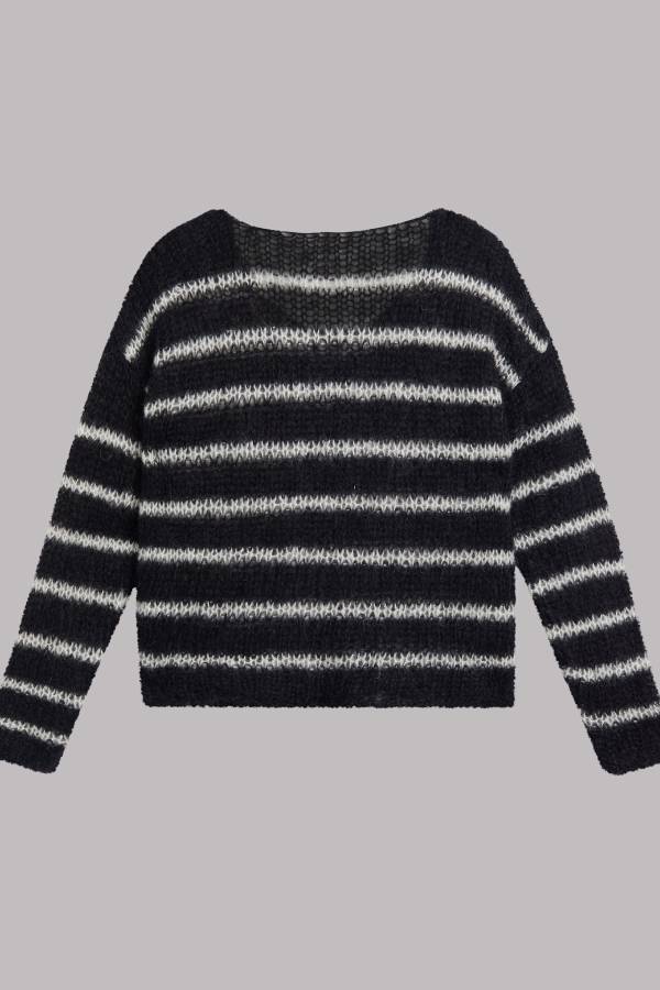 Amy Victoria | Loose knit sweater with fluffy stripes