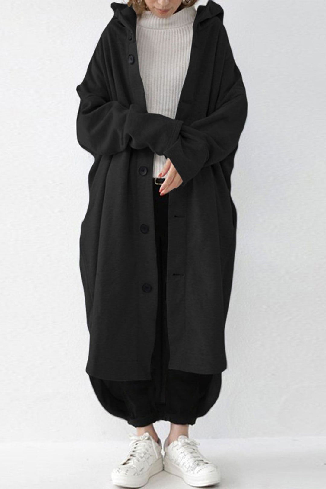 Amy Victoria | Buttoned coat with hooded pocket