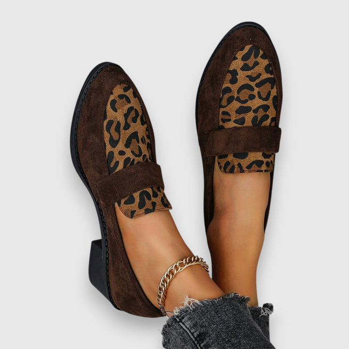 Amy Victoria | Cozy Loafers