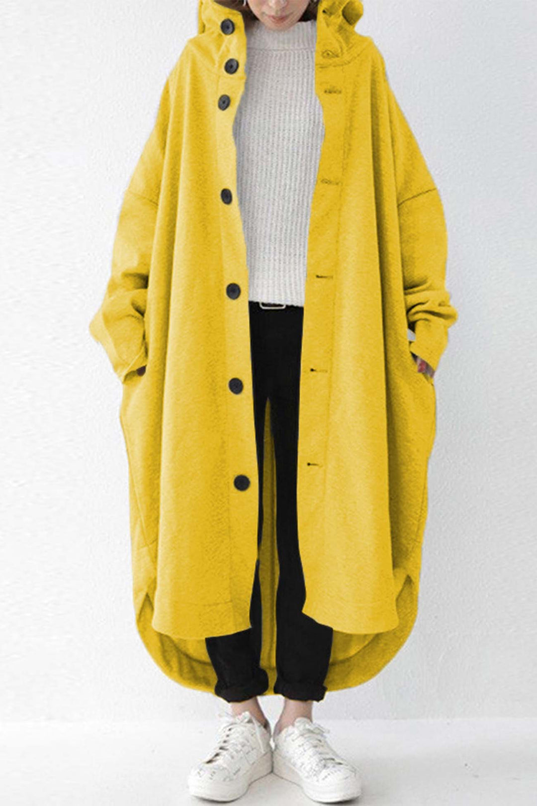 Amy Victoria | Buttoned coat with hooded pocket